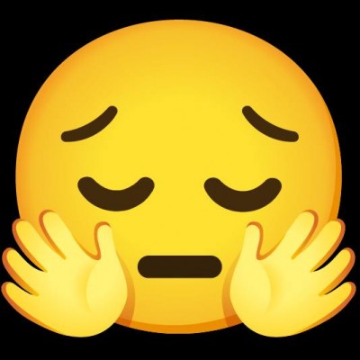 Giả gái làm thánh nữ